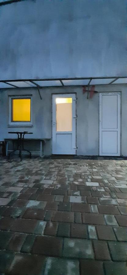 Дом С Удобствами Apartment Cherkasy Luaran gambar