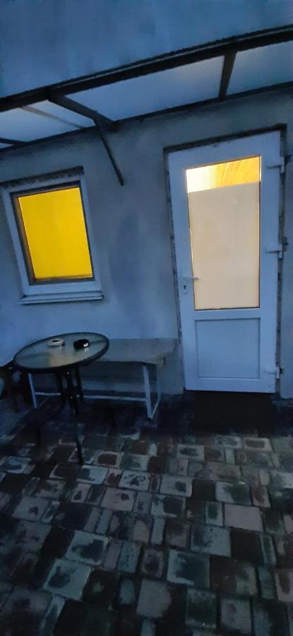 Дом С Удобствами Apartment Cherkasy Luaran gambar