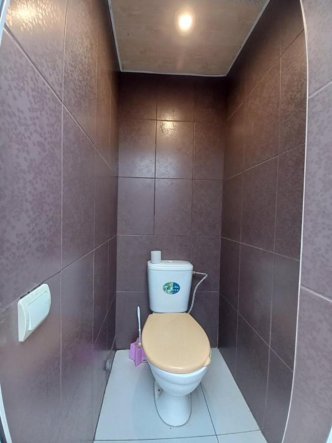 Дом С Удобствами Apartment Cherkasy Luaran gambar